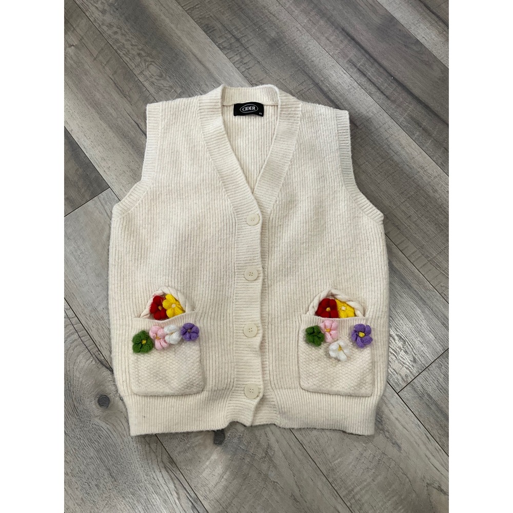 Cider Cream Ribbed Knit Button Up Sweater Vest with 3D Crochet Flowers XS